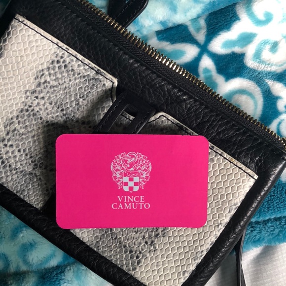 VINCE CAMUTO DARLA CROSSBODY - Picture 7 of 8